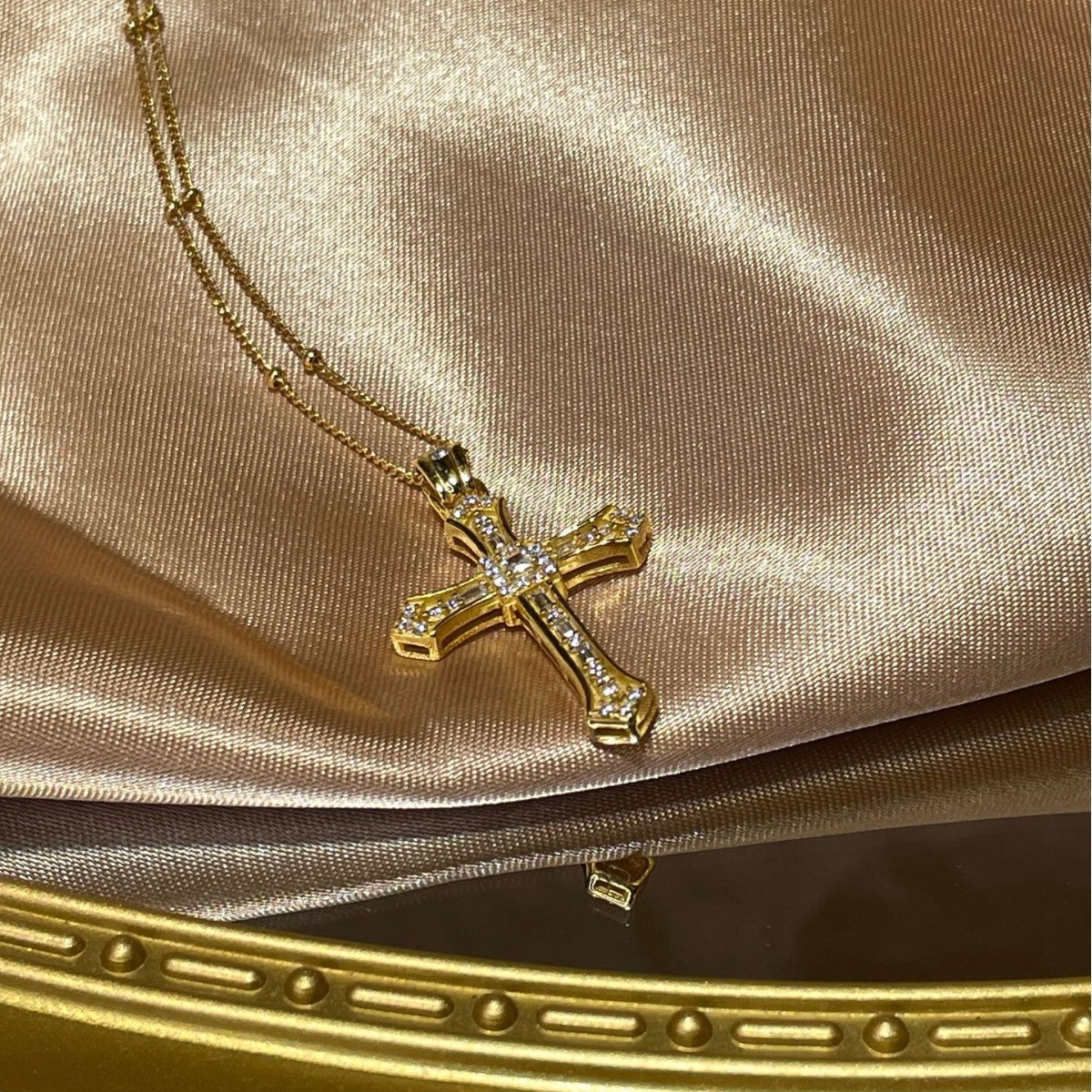 18K Gold-Plated Cross Pendant Necklace – LPG | Sundries